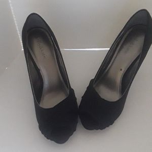Kelly & Katie Black Suede 0pen Toe Heels S10